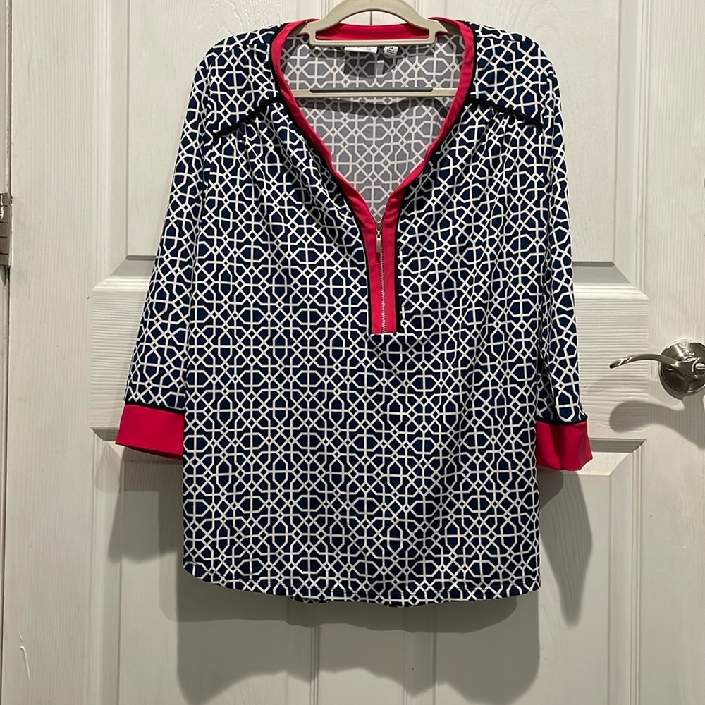 Women’s plus size 2X 3/4 sleeves top. Zip up front. Navy, white, pink & black